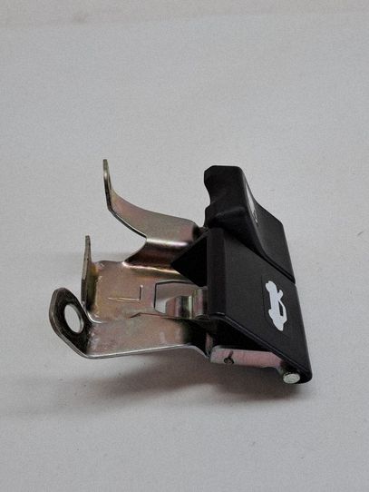 Fuel flap release handle