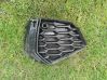 Grille inférieure de pare-chocs avant 8Y0807682B
