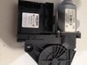 Silnik regulatora szyby drzwi przednich 1T0959702