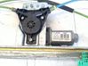 Front door window regulator with motor 