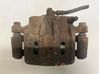 Caliper de freno delantero MR370775