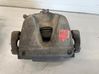 Caliper de freno delantero SU001A3126