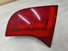 Lampy tylnej klapy bagażnika 8E9945094