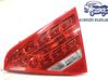 Galinis žibintas dangtyje 8T0945094A