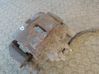 Caliper de freno delantero 