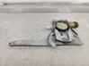 Rear window lifting mechanism without motor 
