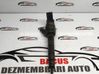 Fuel injector 779844605