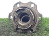 Front wheel hub 