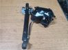 Rear window lifting mechanism without motor 