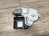 Moteur de lève-vitre de porte avant 8P0959802A