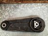 Engine mount bracket 