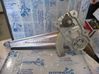 Front window lifting mechanism without motor 
