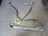 Front window lifting mechanism without motor 