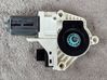 Silnik regulatora szyby drzwi przednich 8T0959802A