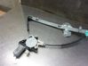 Regulador de puerta delantera con motor 824021W010