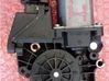 Motor del regulador de la ventanilla de la puerta delantera 