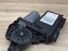 Silnik regulatora szyby drzwi przednich 8E0959802E