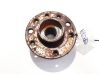 Front wheel hub 