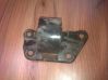 Engine mount bracket 