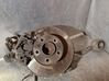 Передний поворотный кулак (ступица, цапфа) 6764444