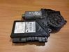 Silnik regulatora szyby drzwi przednich 8E2959801B