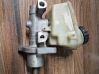 Master brake cylinder 