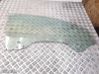 Front door window glass four-door 43R001582