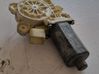Silnik regulatora szyby drzwi przednich A2118202942