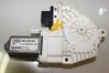 Motorino alzacristalli della portiera anteriore 8T0959802A