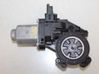 Silnik regulatora szyby drzwi przednich 807214665R
