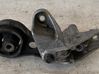 Gearbox mounting bracket D65139011