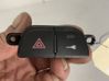 Botón interruptor de luz de peligro 156087359