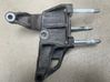 Engine mounting bracket 