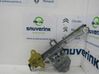 Rear window lifting mechanism without motor 827008880R