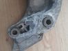 Engine mounting bracket J9D33D101AD