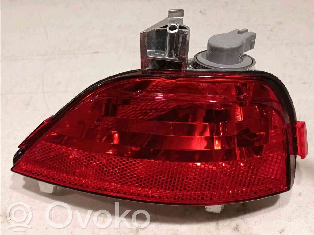 Lighting > Rear Fog Lamps / Rain Light - Feu Antibrouillard - Montage