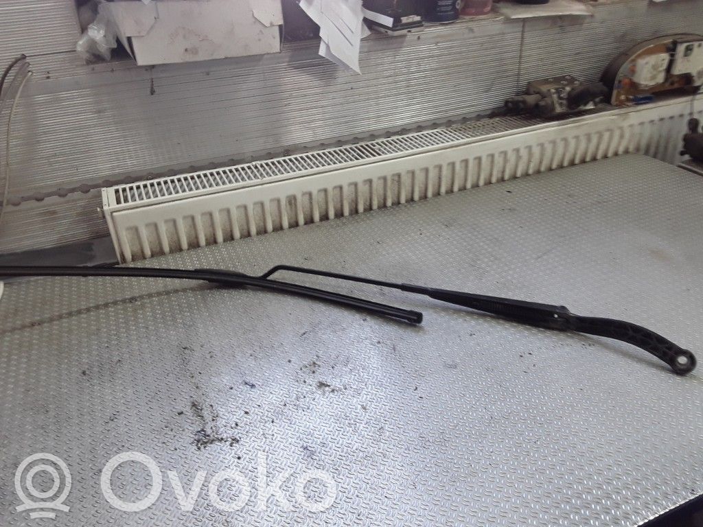 4739653276380 Peugeot 307 Wischerarm vorne, 5.00 € | RRR