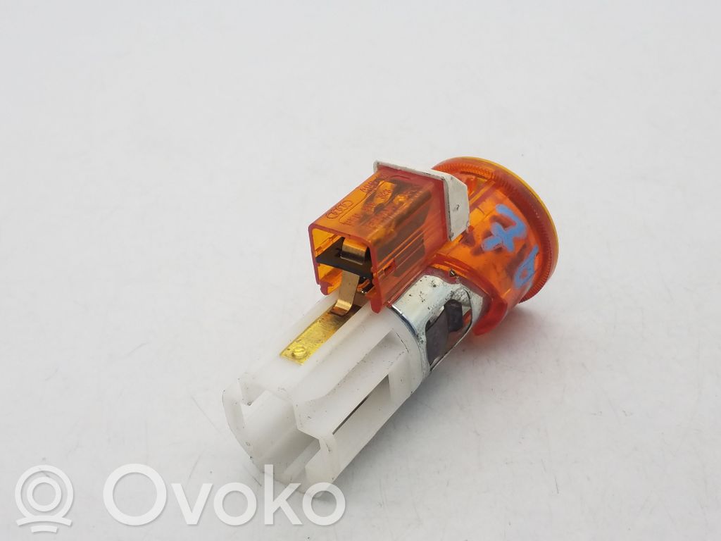 8E0919343 Audi Q7 4L 12V Steckdose vorne, 15.00 € | RRR