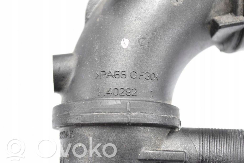 JNC4783 Nissan Qashqai Tuyau de liquide de refroidissement moteur