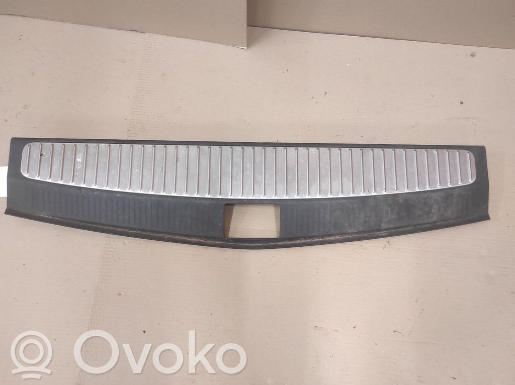 322225228 Opel Astra J Ladekante Verkleidung Kofferraum, 11.99 € | RRR