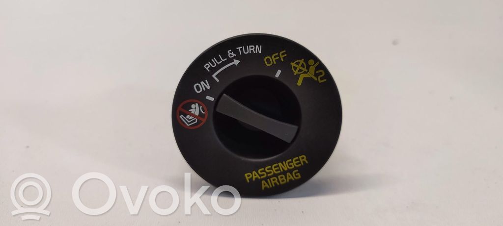 31674767 Volvo XC40 Passenger airbag on/off switch, €7.85 | RRR