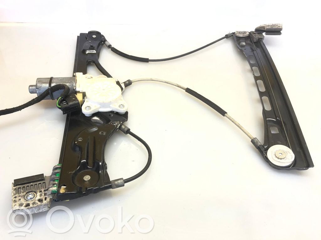 Priekšpusē elektriskā loga pacelšanas mehānisma komplekts