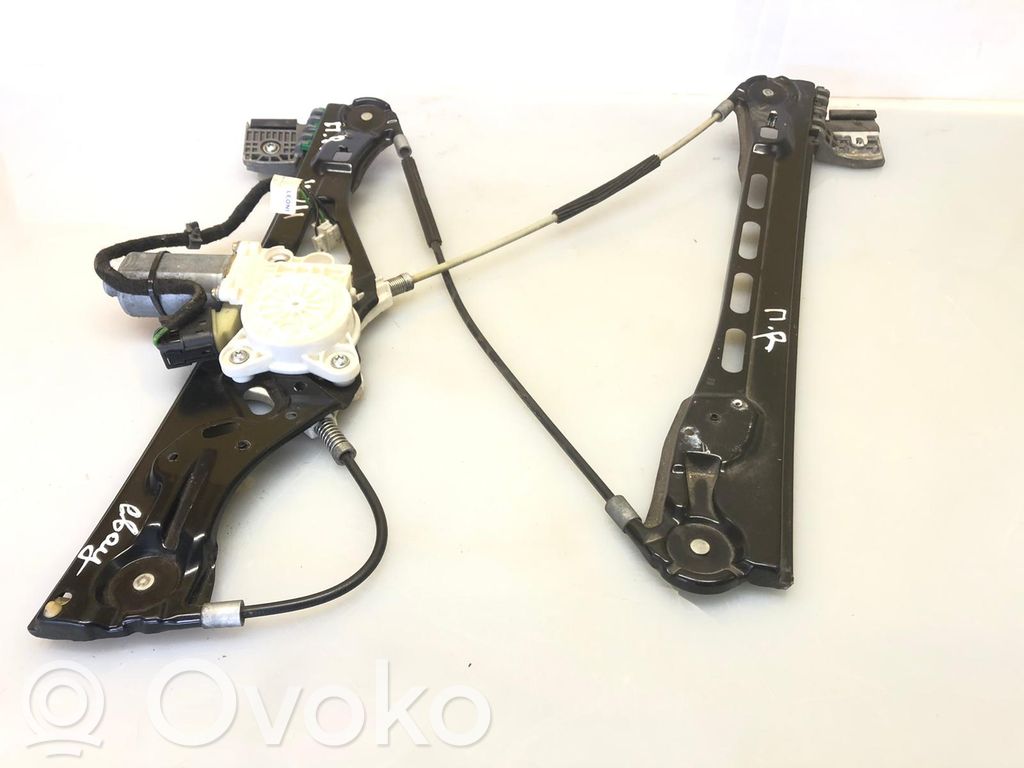 Priekšpusē elektriskā loga pacelšanas mehānisma komplekts