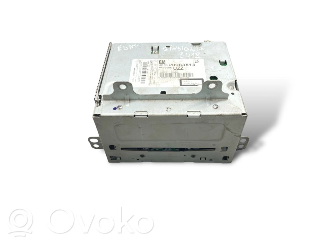 Radio / CD/DVD atskaņotājs / navigācija