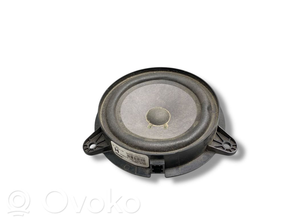 Skaļrunis (-i) priekšējās durvīs