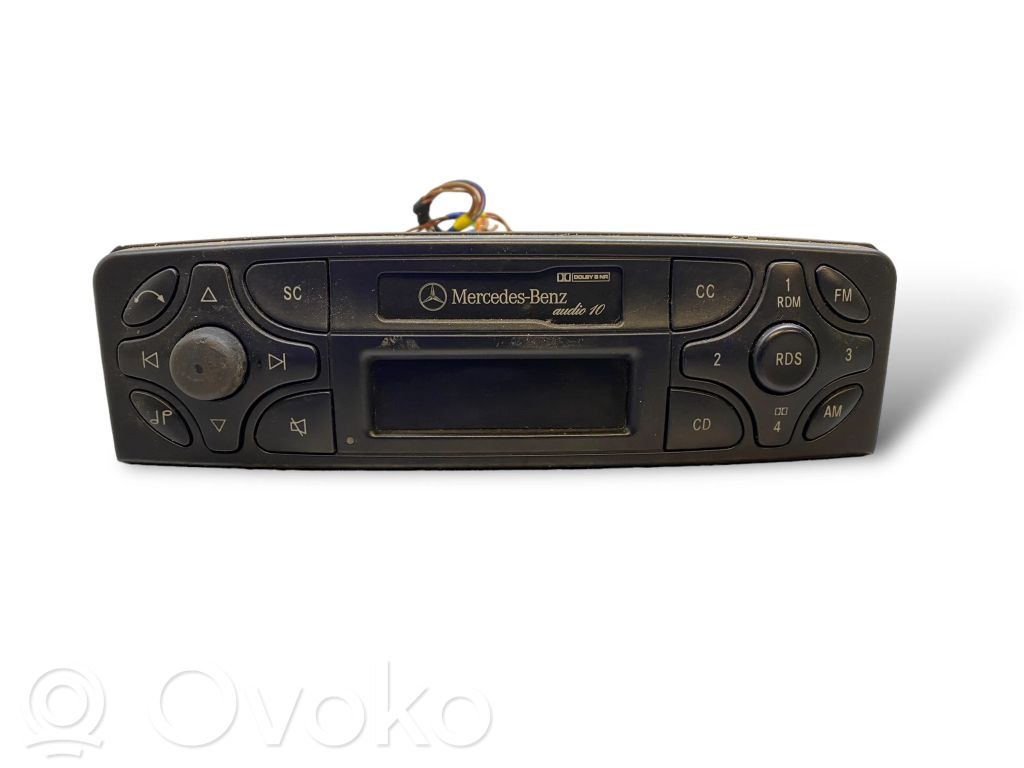 Radio / CD/DVD atskaņotājs / navigācija