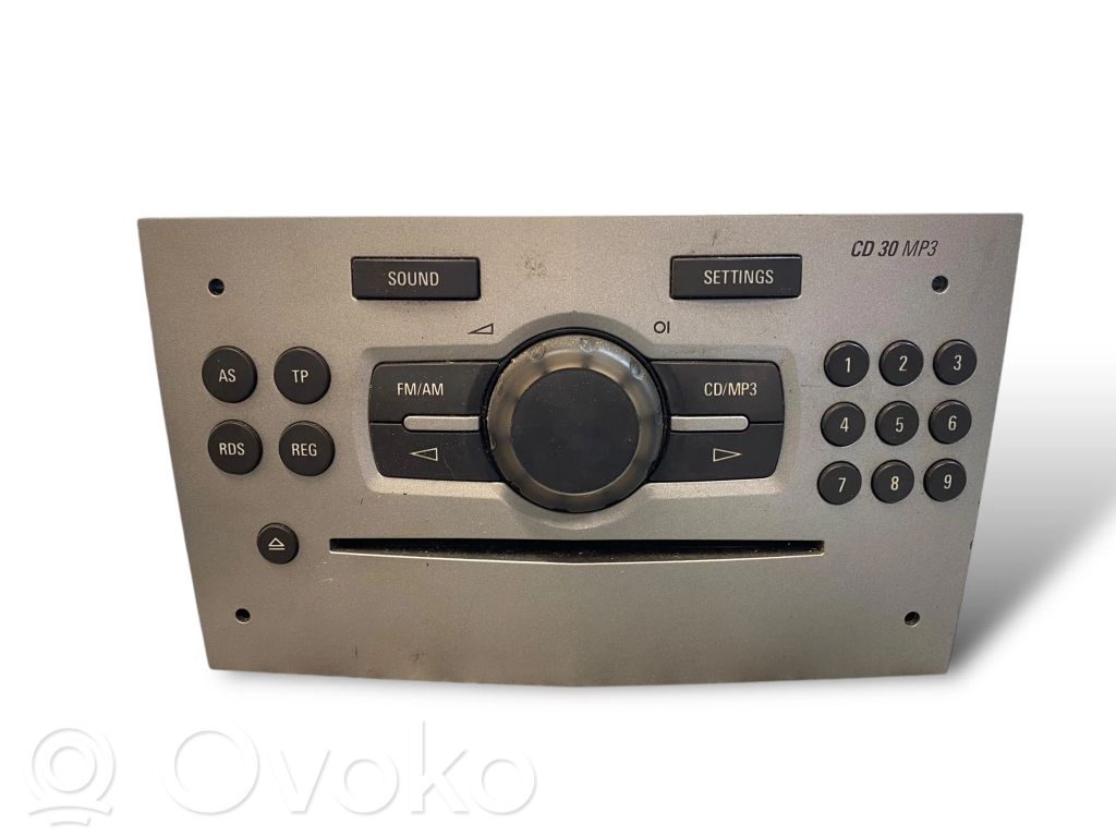 Radio / CD/DVD atskaņotājs / navigācija