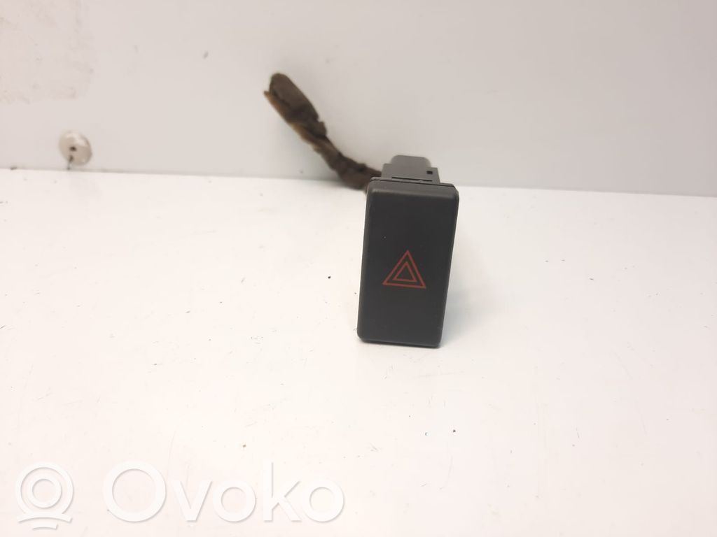 Avārijas lukturu slēdzis
