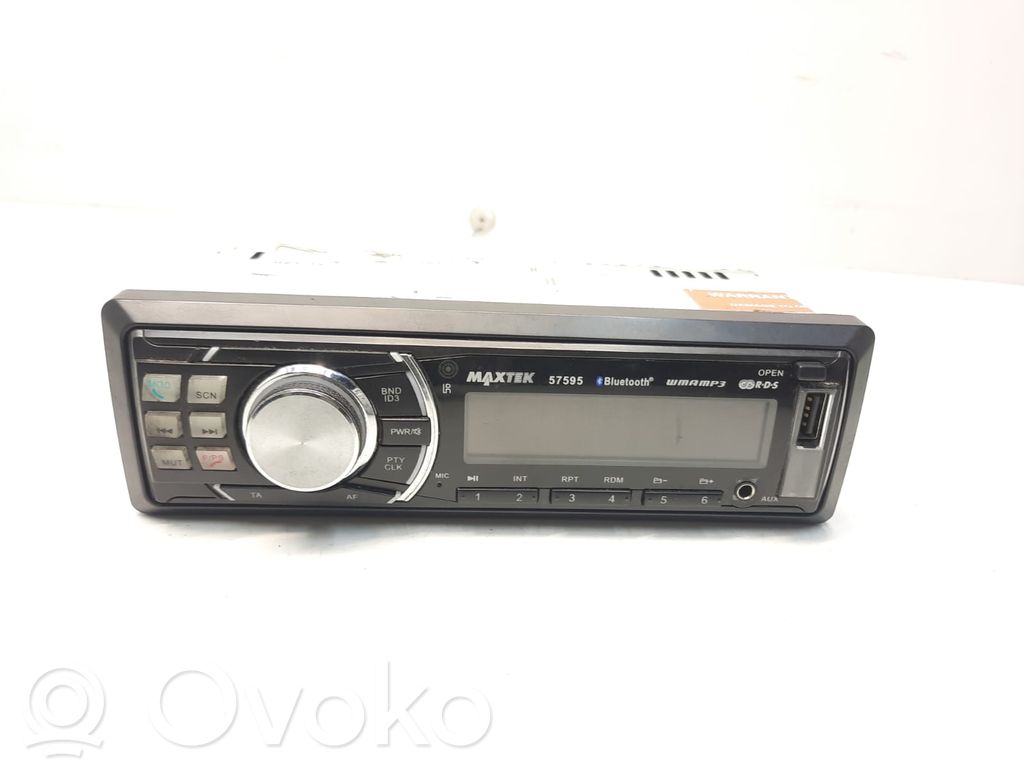 Radio / CD/DVD atskaņotājs / navigācija