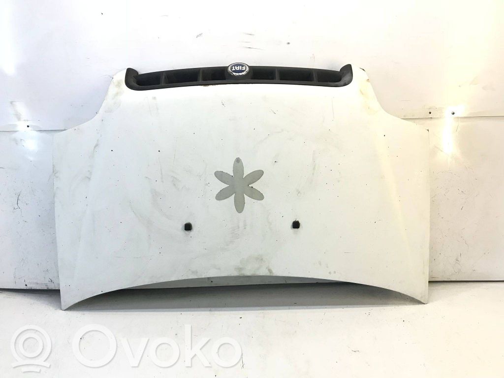 Dzinēja pārsegs (vāks)